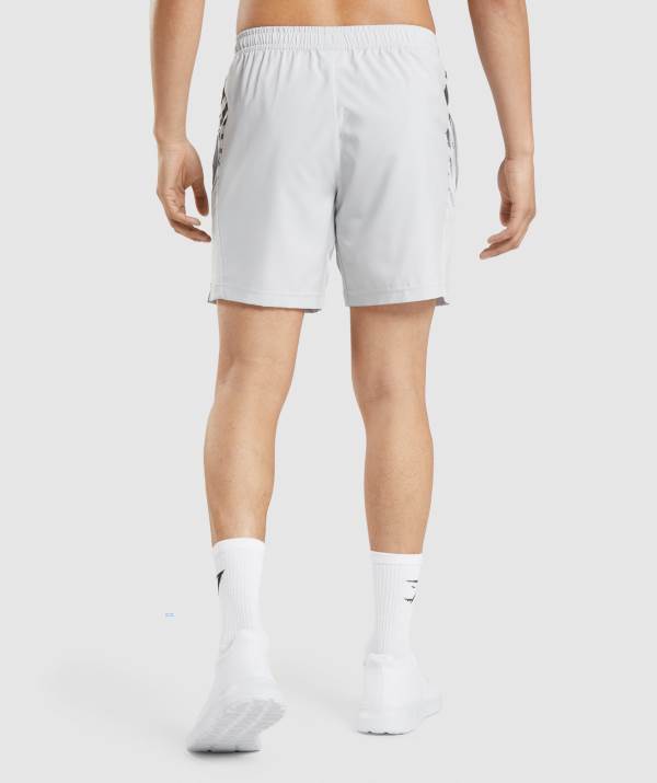 Panske Šortky Gymshark Sport Stripe 7" Svetlo Siva | BS8640125